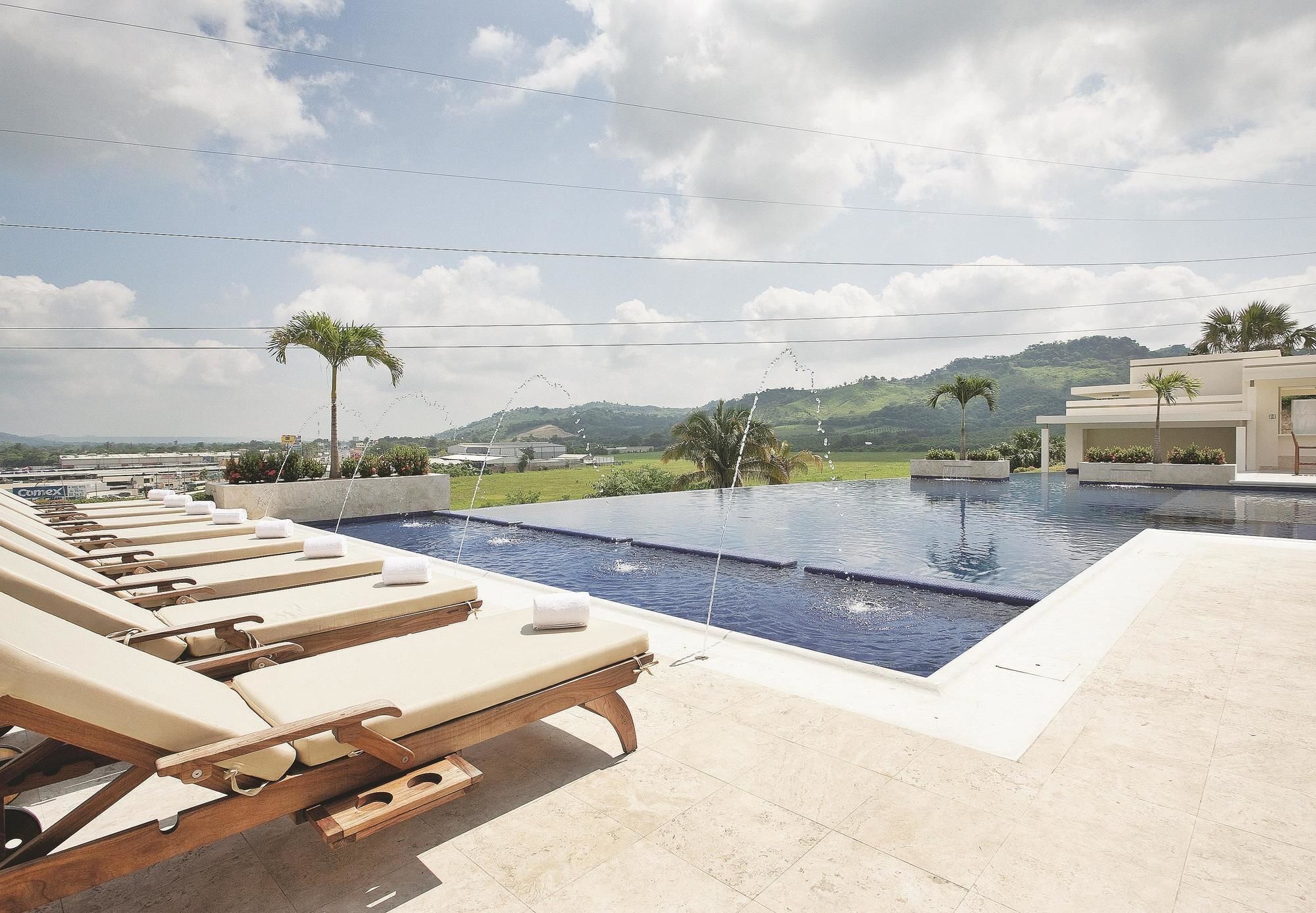 Hotel La Quinta By Wyndham Poza Rica Exteriér fotografie